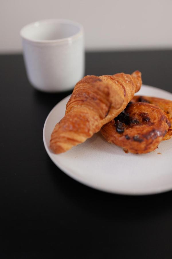 Tinah Paris, Champs Elysees Hotel