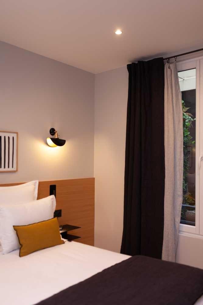 Hotel Tinah Paris, Champs Elysees 3*
