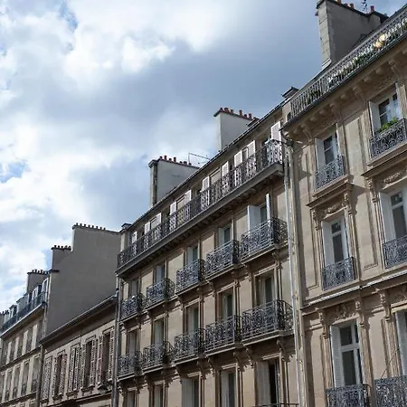 Hotel Tinah Paris, Champs Elysees 3*