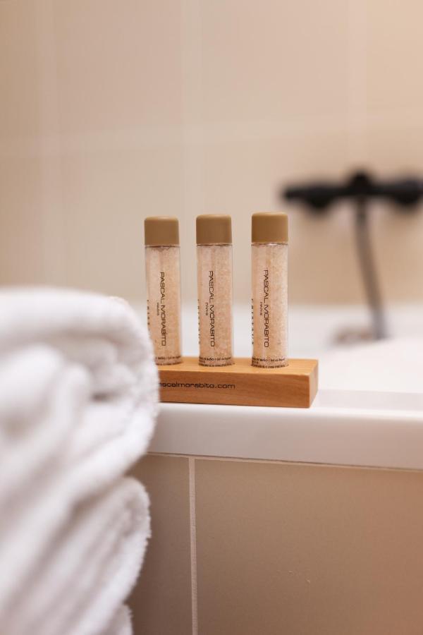 Tinah Paris, Champs Elysees 3*