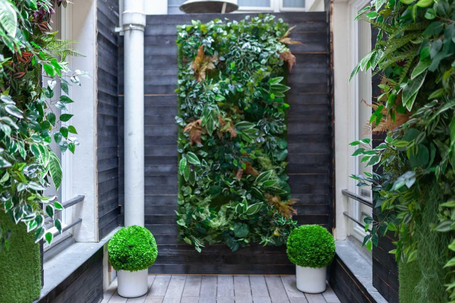 Tinah Paris, Champs Elysees Hotel Paris